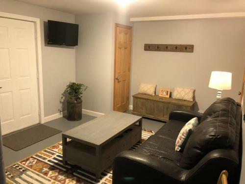 Comfy Country Setting Apartment In Central NH