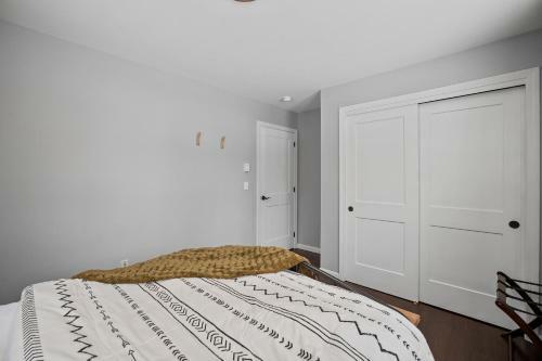 Updated Gilford Home On The Hill Retreat!