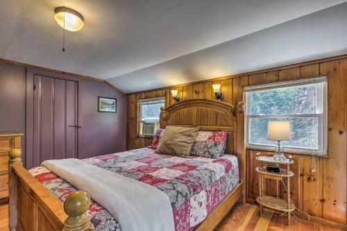 Franconia Escape On Half Acre With Fire Pit And Deck!