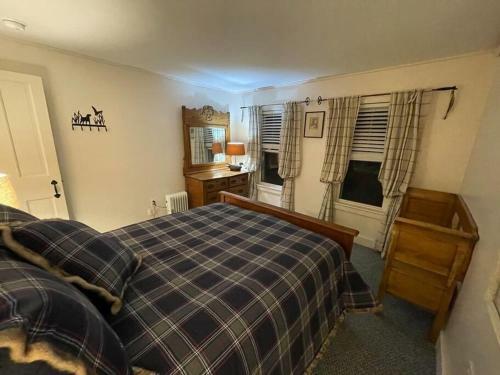 Private Suite & Entry