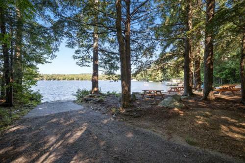 Fish Cove Waterfront Retreat!