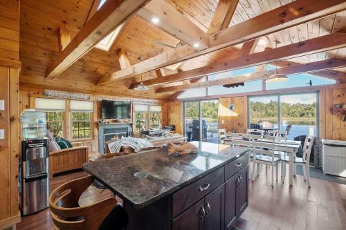 Fish Cove Waterfront Retreat!