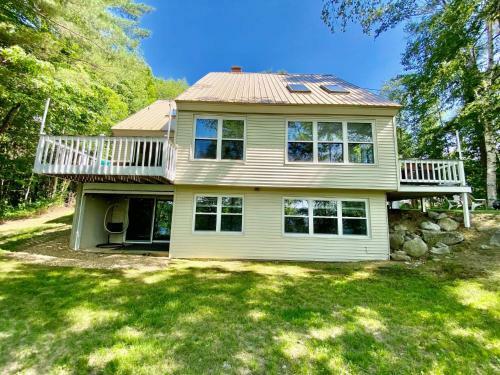 Hilltop Lakeview Retreat!