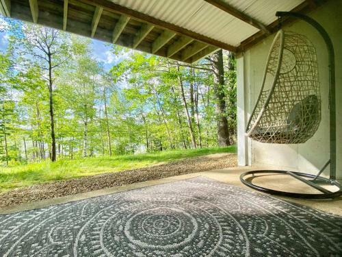Hilltop Lakeview Retreat!