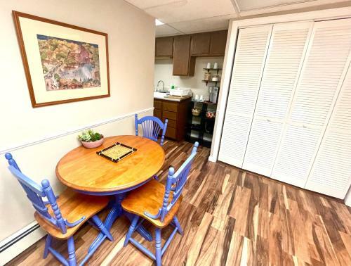 Private Apartment With Kitchen & Laundry In North End