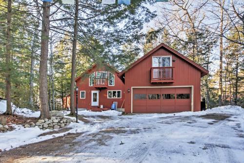 Spacious New Durham House With Wraparound Deck!