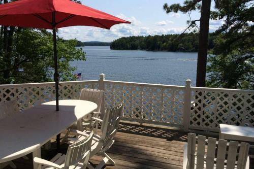 Winnipesaukee Lakefront Home In Winter Harbor