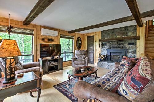 White Mountains Cottage With Mountain And Lake Views!