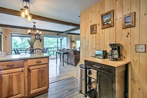 White Mountains Cottage With Mountain And Lake Views!