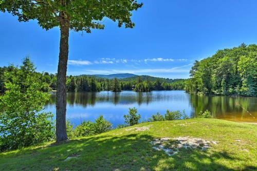 White Mountains Cottage With Mountain And Lake Views!