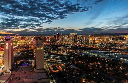 Apartamento Strip View Luxury Condo Balcony, Kitchen, Pool
