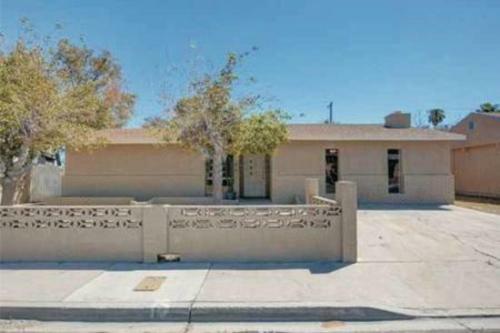 Beautiful 3 Bed/2 Bath Cozy Get Away Home