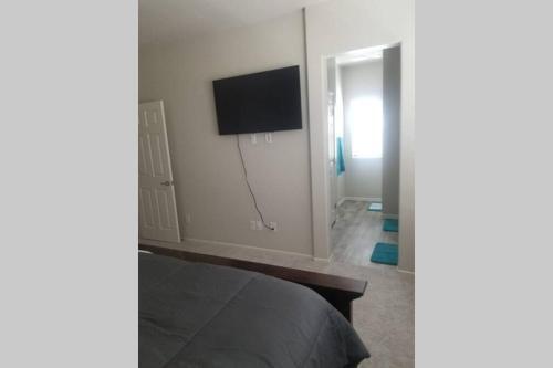 Beautiful Townhouse With King Suite!