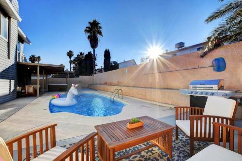 Modern Lockdown At 7br, 4ba, Pool, Spa And Games 31 Days Only