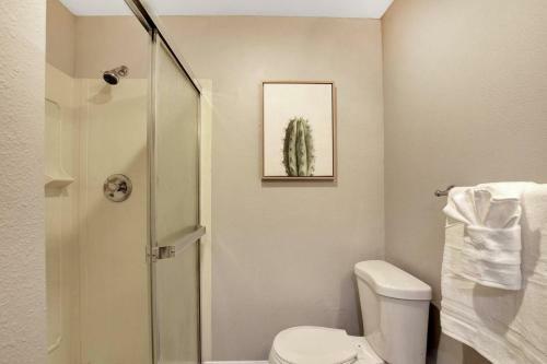 Modern Lockdown At 7br, 4ba, Pool, Spa And Games 31 Days Only