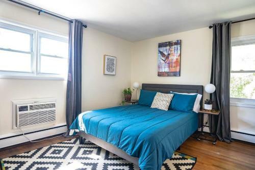 Fabulous Mid Century 4br 3bath House