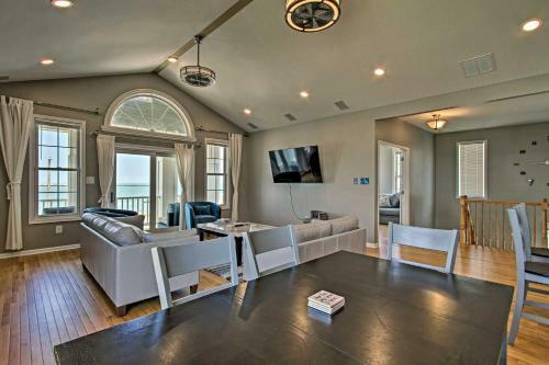 Oceanfront AC Home On Boardwalk Spring Vacation!