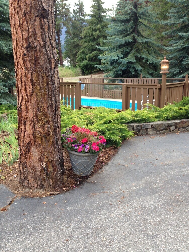 Posada Alpine Rivers Inn