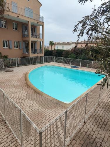 Apartamento T2 Avec Piscine Et Jacuzzi A Grimaud