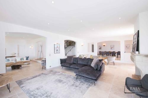 Luxury Villas At Grimaud