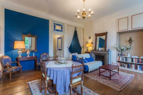 Hostal Chateau D'estrac