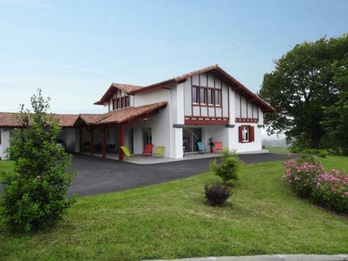 G�te Hasparren, 4 Pi�ces, 6 Personnes - Fr-1-384-334