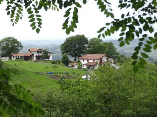 G�te Hasparren, 4 Pi�ces, 6 Personnes - Fr-1-384-334