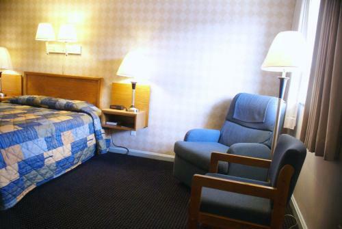 Motel Budget Host Alexandria