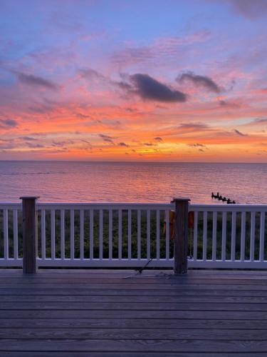 Apartamento Waterfront Escape-breweries, Vineyards N' Sunsets