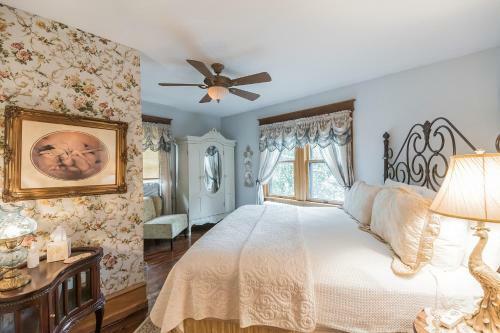 The Inn On Holly B&B