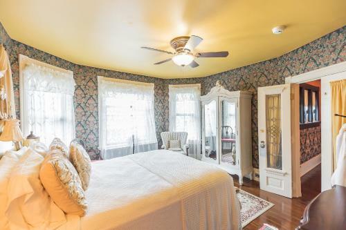 The Inn On Holly B&B