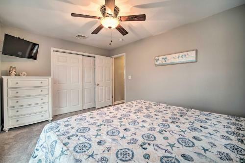 Charming Somers Point House With Private Pool!