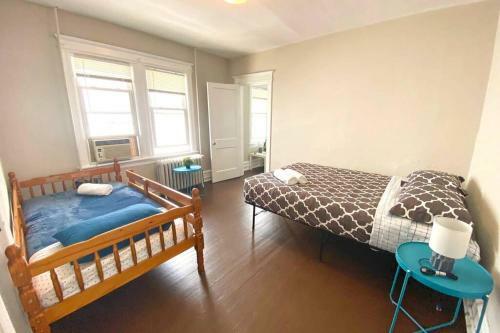 3 Bdrm Apartment With 6 Beds, Pet Friendly, 2 Blocks To Beach