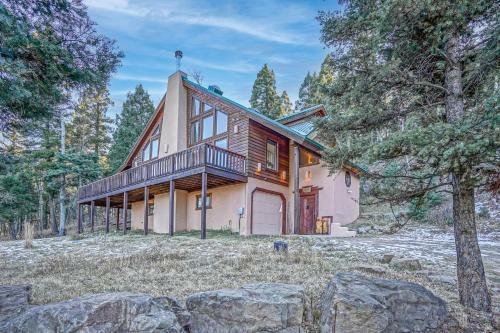 Upscale Angel Fire Cabin With Deck Ski Nearby!