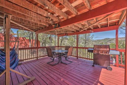 Chic Ruidoso Downs Cabin With Mountain Views!