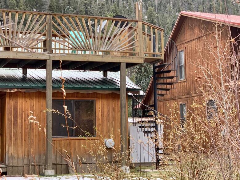 Streamside Retreat On The River