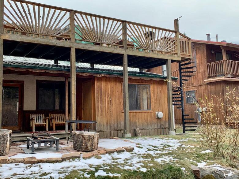 Streamside Retreat On The River