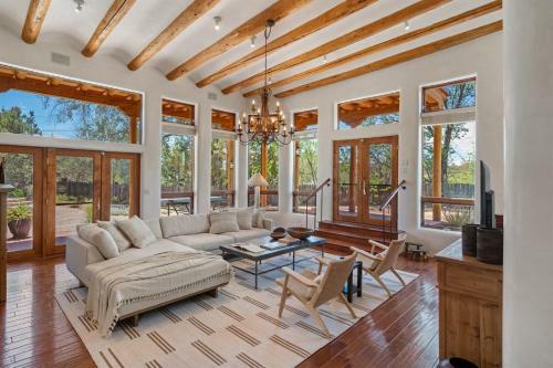 Ranchitos - Private Luxury Home With Swimming Pool