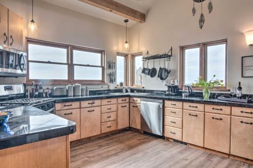 Dreamy Santa Fe Hideaway With Mountain Views!