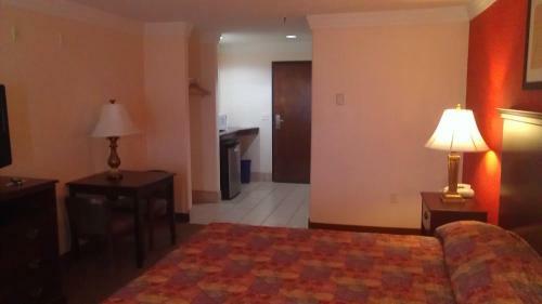 Motel Robinson Inn And Suites