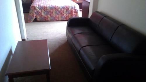 Motel Robinson Inn And Suites