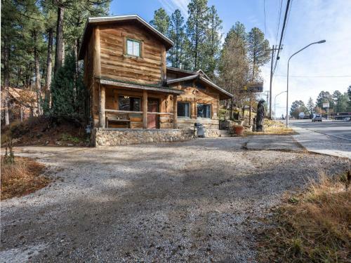Lodge Three Bears, 7 Bedrooms, Deck, Fireplace, Midtown, Grill, Sleeps 22