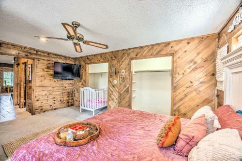 Cheery Ruidoso Cabin With Valley-view Balcony