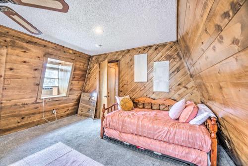 Cheery Ruidoso Cabin With Valley-view Balcony