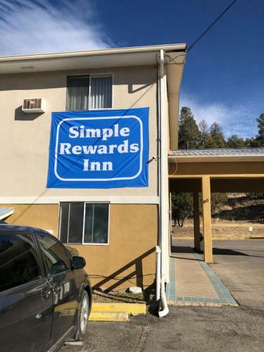 Hotel Simple Rewards Inn