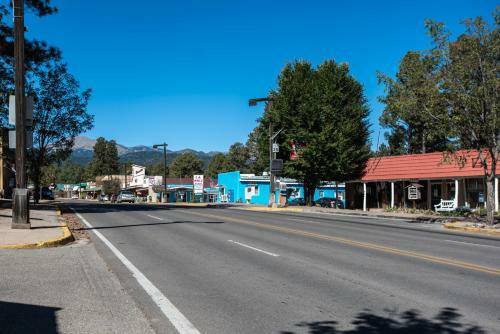 Apartamento Cozy Bear 4, Studio, Fireplace, Downtown, Sleeps 4