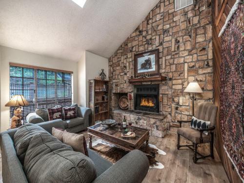 Snowcap Mountain Lodge