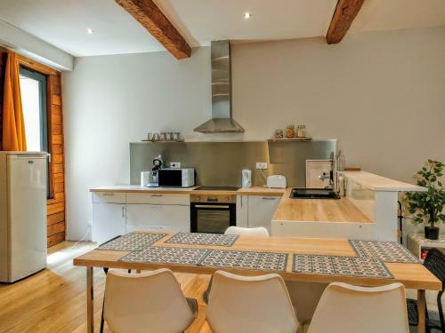 Maison 110m2 C?ur Historique Avec Terrasse Sud