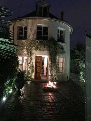 Hostal Villa Raspail