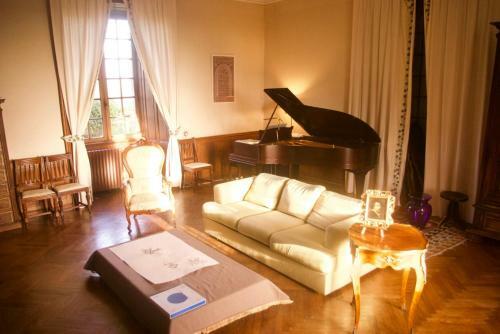 Chateau De Piedouault